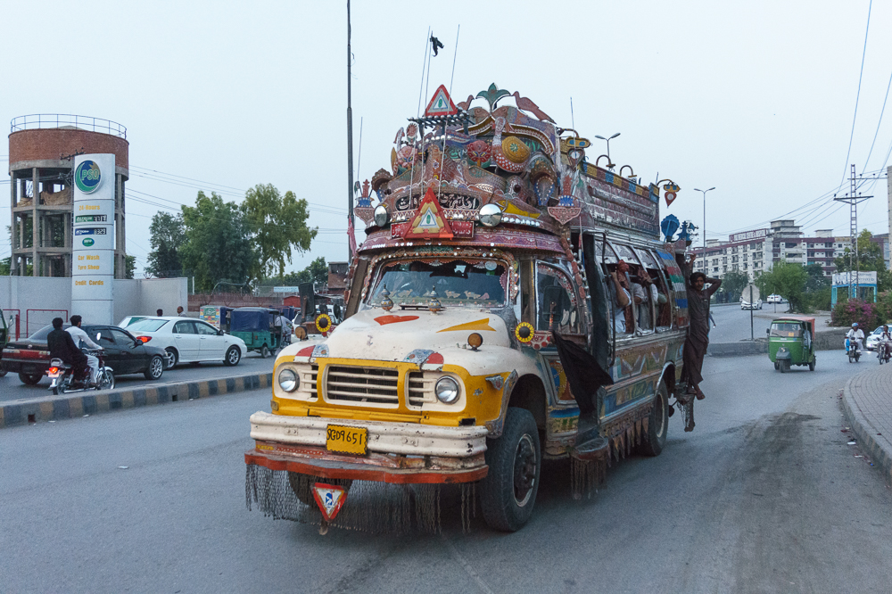 pakistan-tuning-avtobusi