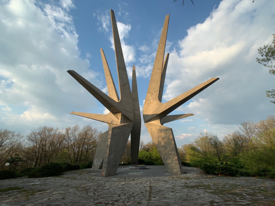 monument-kosmay-serbia
